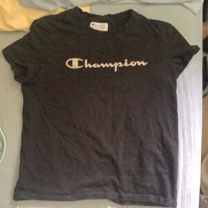 Black champion shirt. Size:S/CH/P